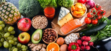 Genel sağlık durumunu iyileştirebilecek beslenme düzenini temsil eden gıda ürünleri