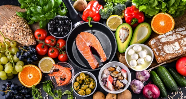 Productos Alimenticios Que Representan Dieta Mediterránea Que Pueden Mejorar Estado — Foto de Stock