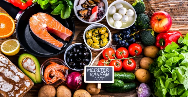Lebensmittel Die Die Mediterrane Ernährung Repräsentieren Und Den Allgemeinen Gesundheitszustand — Stockfoto
