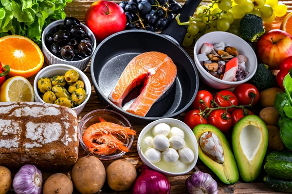Lebensmittel Die Die Mediterrane Ernährung Repräsentieren Und Den Allgemeinen Gesundheitszustand — Stockfoto
