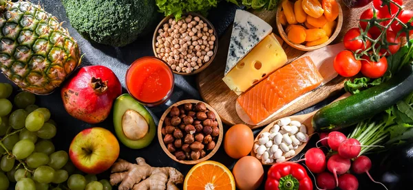 Livsmedelsprodukter Som Representerar Den Nutritära Kosten Och Som Kan Förbättra — Stockfoto