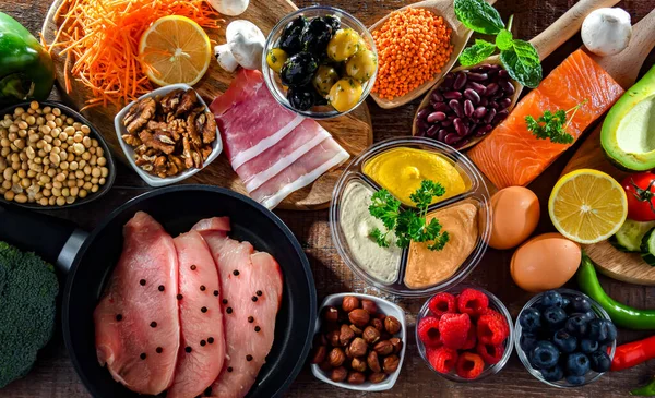 Ingredients of healthy diet that maintains or improves overall health status