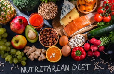 Genel sağlık durumunu iyileştirebilecek beslenme düzenini temsil eden gıda ürünleri