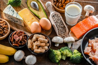 Sağlıklı cilt ve saçlar için besin takviyesi olarak önerilen biyotin açısından zengin gıda ürünleri