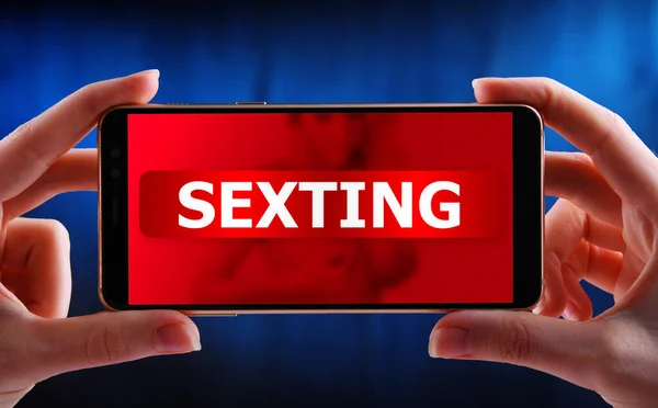 Hands Holding Smartphone Displaying Sign Sexting — Stock Photo, Image