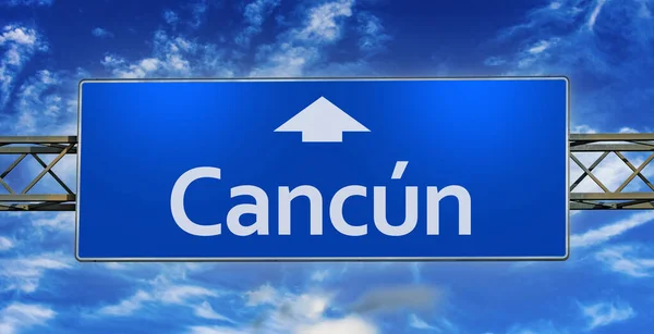 Road Sign Indicating Direction City Cancun — Stock Photo, Image