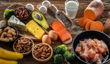 Sağlıklı cilt ve saçlar için besin takviyesi olarak önerilen biyotin açısından zengin gıda ürünleri