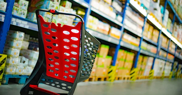 Carrito Compras Con Productos Comestibles Supermercado — Foto de Stock
