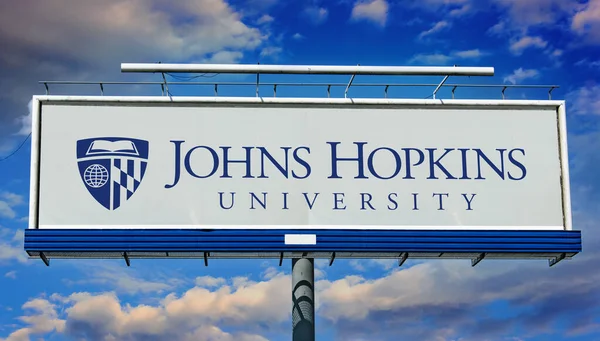 Poznan Pol Mar 2023 Reklamní Billboard Logem Univerzity Johnse Hopkinse — Stock fotografie