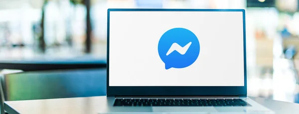 Poznan Pol Wrzesień 2020 Laptop Komputer Wyświetlający Logo Facebook Messenger — Zdjęcie stockowe