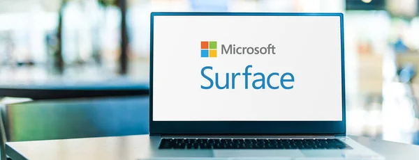 Poznan Pol Sep 2020 Портативный Компьютер Логотипом Microsoft Surface Серия — стоковое фото