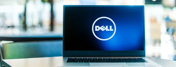 Познан Пол Sep 2020 Ноутбук Компьютер Логотипом Dell Американской Многонациональной — стоковое фото