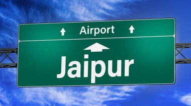 Jaipu şehrine giden yolu gösteren işaret levhası