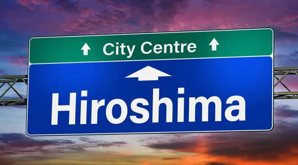 Señal Tráfico Que Indica Dirección Ciudad Hiroshima — Foto de Stock