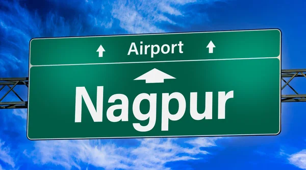 Silniční Značka Ukazující Směr Město Nagpur — Stock fotografie