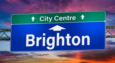 Brighton şehrine giden yolu gösteren işaret levhası.