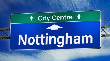 Nottingham şehrine giden yolu gösteren tabela..