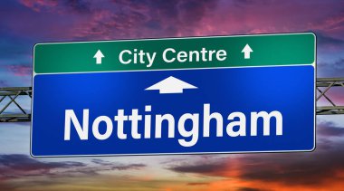 Nottingham şehrine giden yolu gösteren tabela..