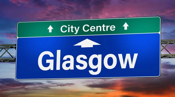 Straßenschild Mit Wegbeschreibung Richtung Glasgow — Stockfoto
