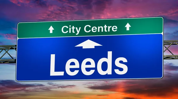 Road Sign Indicating Direction City Leeds — Stock Photo, Image