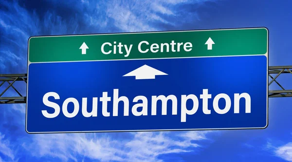 Road Sign Indicating Direction City Southampton — Stock Photo, Image