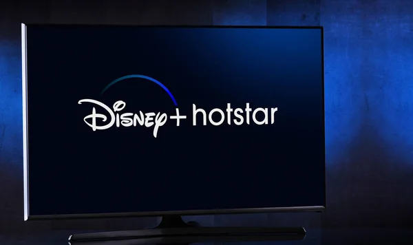 Poznan Pol Rp4 2023 展示Disney Hotstar标志的平板电视 这是一款印度付费视频点播服务 — 图库照片