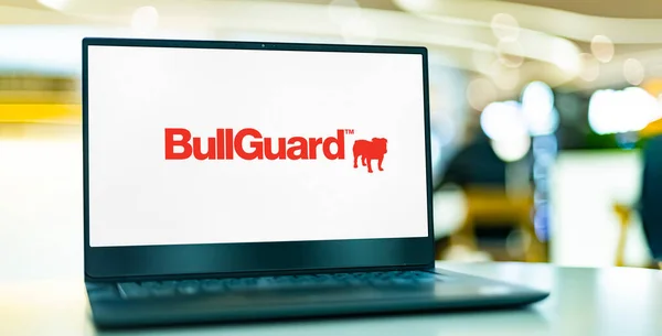 Poznan Pol Apr 2022 Computador Portátil Exibindo Logotipo Bullguard Bullguard — Fotografia de Stock
