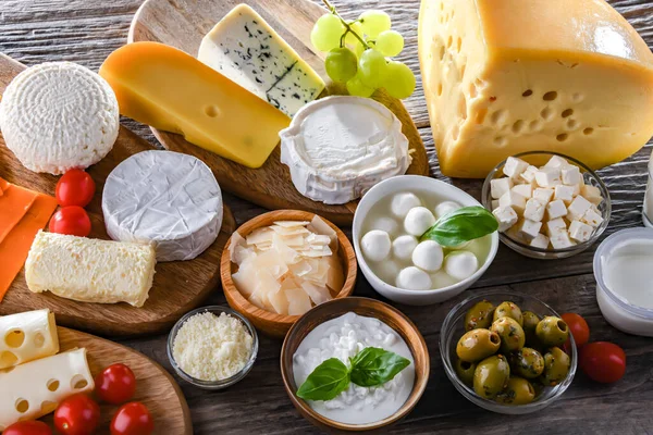 チーズ ヨーグルトなどの乳製品 — ストック写真