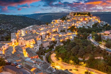 Ragusa 'nın Sicilya' nın güneyindeki Val di Noto 'daki hava manzarası.