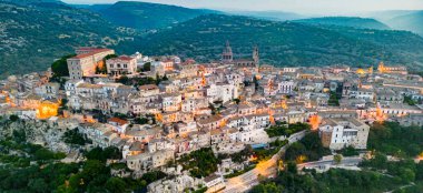 Ragusa 'nın Sicilya' nın güneyindeki Val di Noto 'daki hava manzarası.