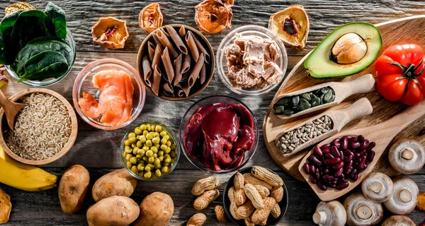Voedingsmiddelen Rijk Aan Niacine Aanbevolen Als Voedingssupplement Voor Het Reguleren — Stockfoto
