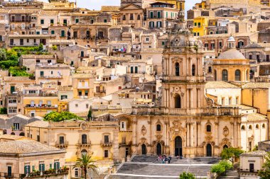 İtalya, Sicilya 'nın güneyindeki Val di Noto' da Modica 'nın mimarisi
