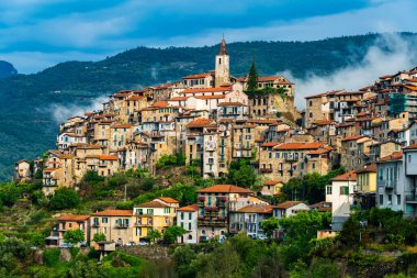 Imperia, Liguria, İtalya 'nın Obera ilindeki panoramik manzara