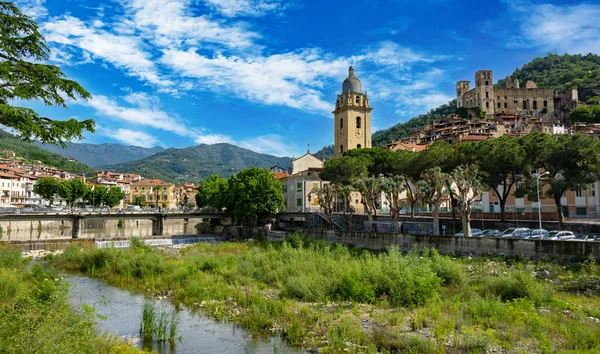 Dolceacqua Imperia Eyaleti, Liguria, İtalya için görünümünü