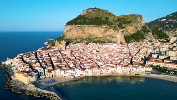 Luftaufnahme Von Cefalu Der Tyrrhenischen Küste Siziliens Italien — Stockvideo