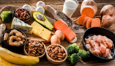 Sağlıklı cilt ve saçlar için besin takviyesi olarak önerilen biyotin açısından zengin gıda ürünleri