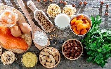 Yumurta, süt, soya, fındık, balık, deniz ürünleri, buğday unu, hardal, kurutulmuş kayısı ve kereviz de dahil olmak üzere genel gıda alerjisi olan bileşim.