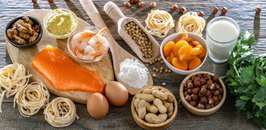 Yumurta, süt, soya, fındık, balık, deniz ürünleri, buğday unu, hardal, kurutulmuş kayısı ve kereviz de dahil olmak üzere genel gıda alerjisi olan bileşim.