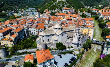 Finalborgo 'nun mimarisi, İtalya' nın Imperia, Liguria eyaletindeki İtalyan Rivierası Finale Ligure 'nin tarihi merkezi..