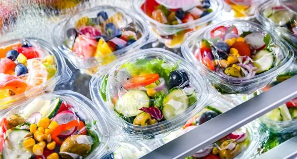 Plastic Boxes Pre Packaged Fruit Vegetable Salads Put Sale Commercial — Zdjęcie stockowe