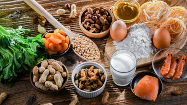 Yumurta, süt, soya, fındık, balık, deniz ürünleri, buğday unu, hardal, kurutulmuş kayısı ve kereviz de dahil olmak üzere genel gıda alerjisi olan bileşim.