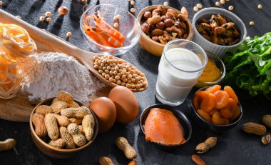 Yumurta, süt, soya, fındık, balık, deniz ürünleri, buğday unu, hardal, kurutulmuş kayısı ve kereviz de dahil olmak üzere genel gıda alerjisi olan bileşim.