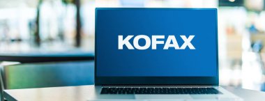 POZNAN, POL - 28 Haziran 2022: Akıllı bir otomasyon yazılımı sağlayıcısı olan Kofax Inc.