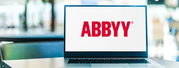 Poznan Pol Jun 2022 Laptop Komputer Wyświetlający Logo Programu Abbyy — Zdjęcie stockowe