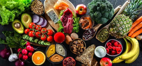 Różnorodność Produktów Spożywczych Reprezentujących Zrównoważoną Dietę — Zdjęcie stockowe