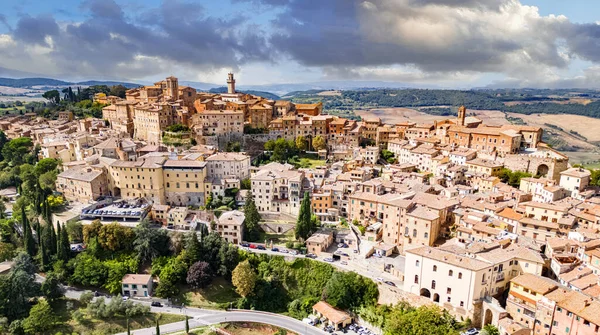 Luchtfoto Van Montepulciano Een Middeleeuws Renaissance Heuvelstadje Italiaanse Provincie Siena — Stockfoto