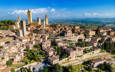 San Gimignano 'nun havadan görünüşü, Siena, Tuscany, Ital bölgesindeki bir ortaçağ tepe kasabası.