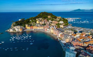 Sestri Levante 'deki Sessizlik Körfezi' nin havadan görünüşü, Liguria, İtalya