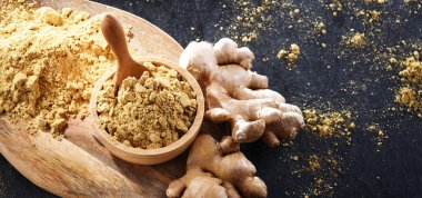 Zemin zencefilli bir kase ve taze rhizomu.