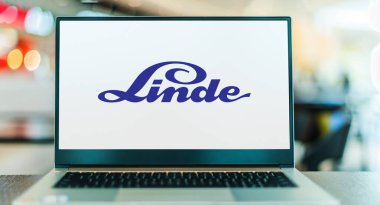 POZNAN, POL - DEC 28, 2022: Laptop computer displaying logo of Linde, a global multinational chemical company founded in Germany